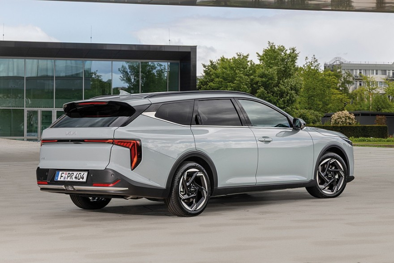 Хэтчбек и универсал Kia K4 с новой начинкой скоро стартуют в Европе