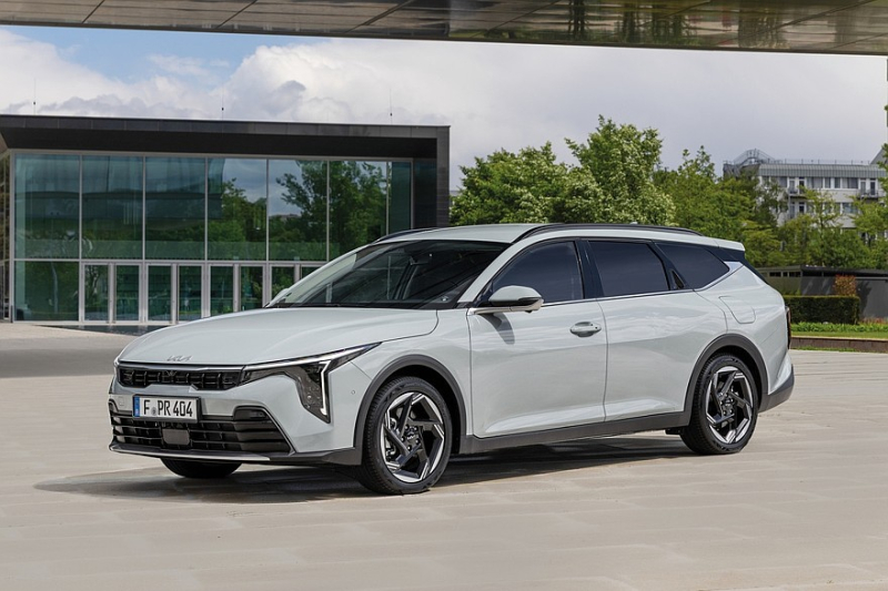 Хэтчбек и универсал Kia K4 с новой начинкой скоро стартуют в Европе