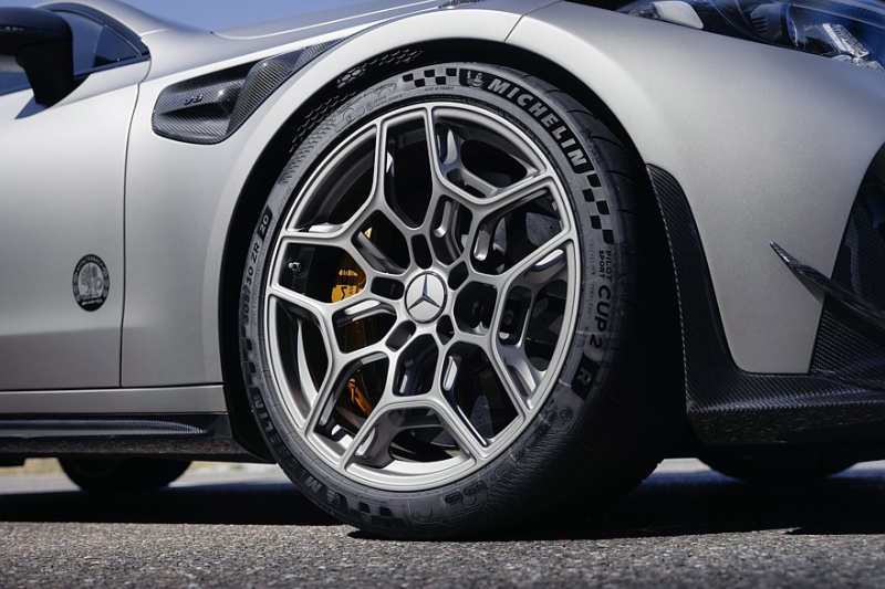 Mercedes-AMG CLE 646 Spezialanfertigung: облегчённый кузов, мощный V8 и задний привод