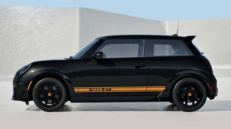 У трёхдверного хэтчбека Mini Cooper появилась спецверсия 1998 GT