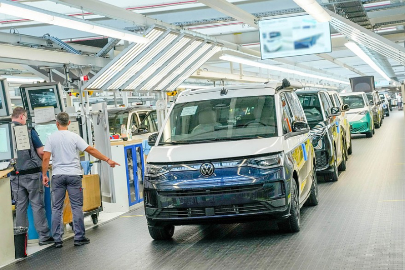 Volkswagen запустил серийное производство обновлённых Caddy, Multivan и California