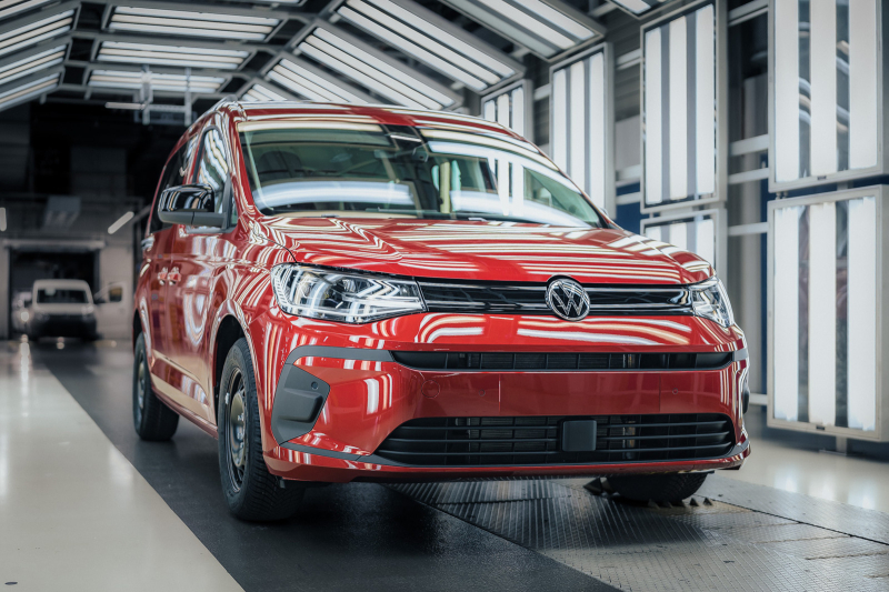 Volkswagen запустил серийное производство обновлённых Caddy, Multivan и California