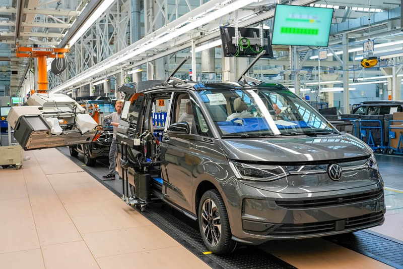 Volkswagen запустил серийное производство обновлённых Caddy, Multivan и California